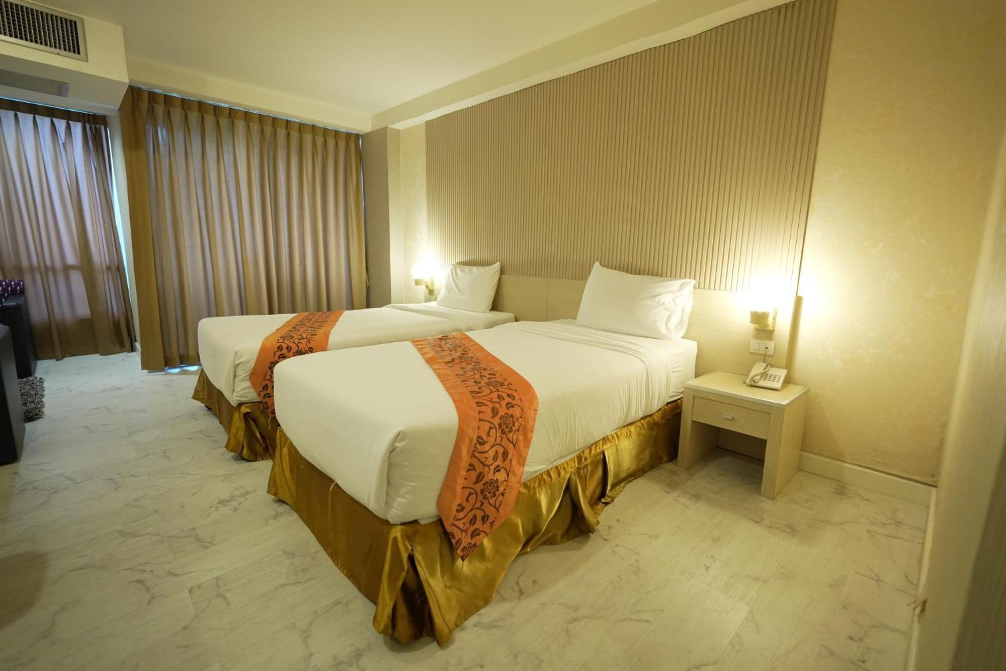 Three Seasons Bangkok Hotel Buitenkant foto