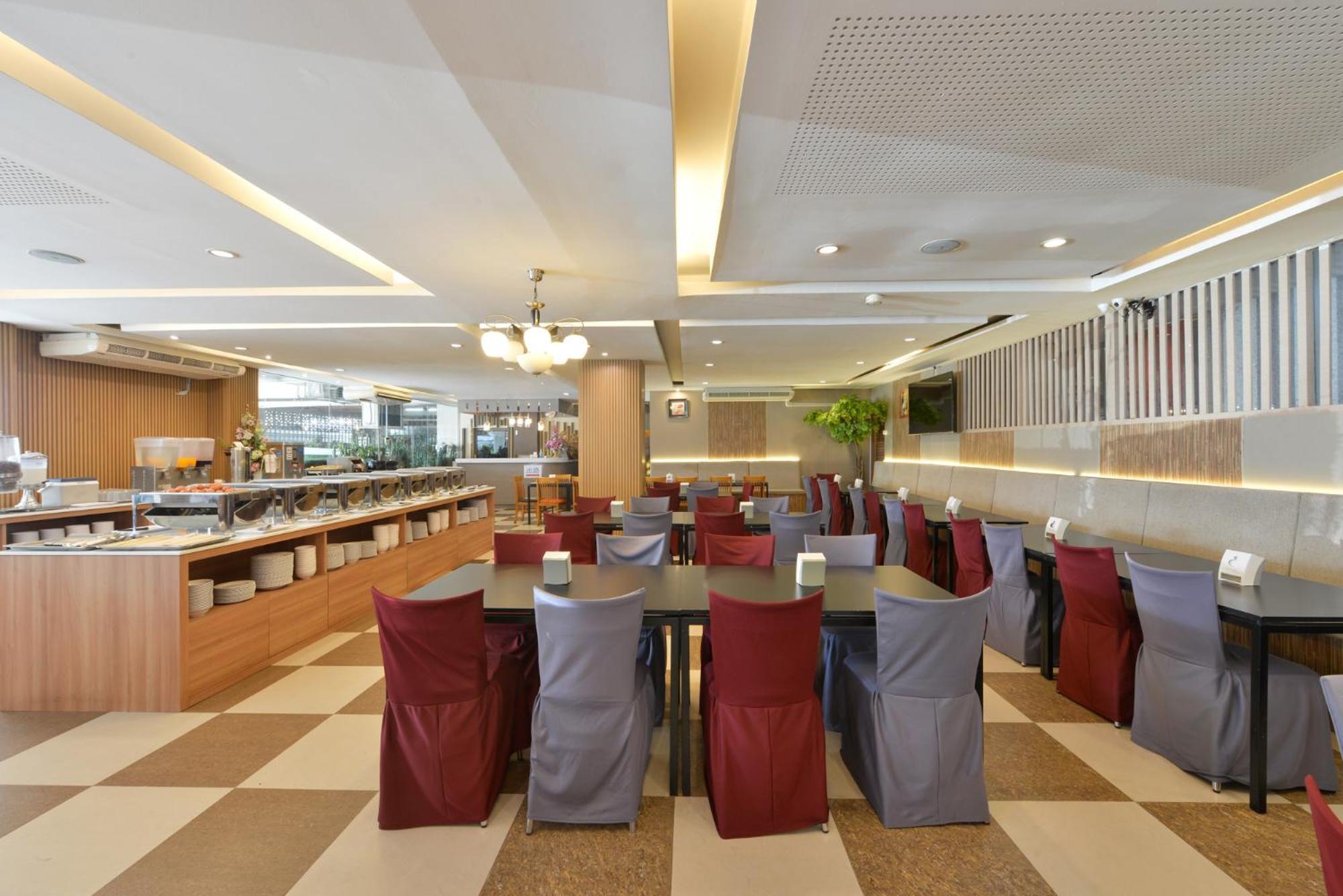 Three Seasons Bangkok Hotel Buitenkant foto