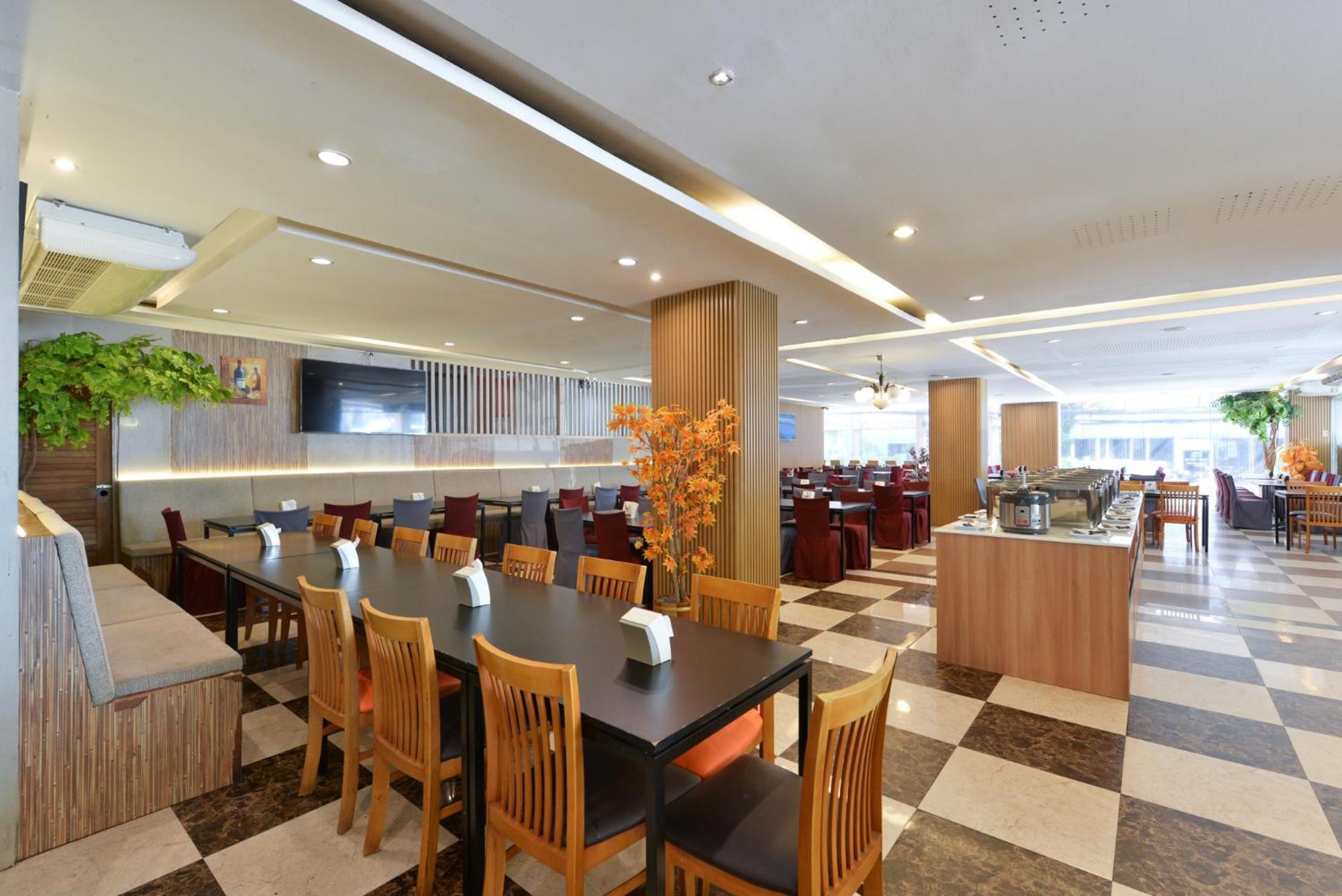 Three Seasons Bangkok Hotel Buitenkant foto